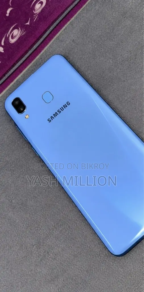 Samsung Galaxy A20 64 GB Blue