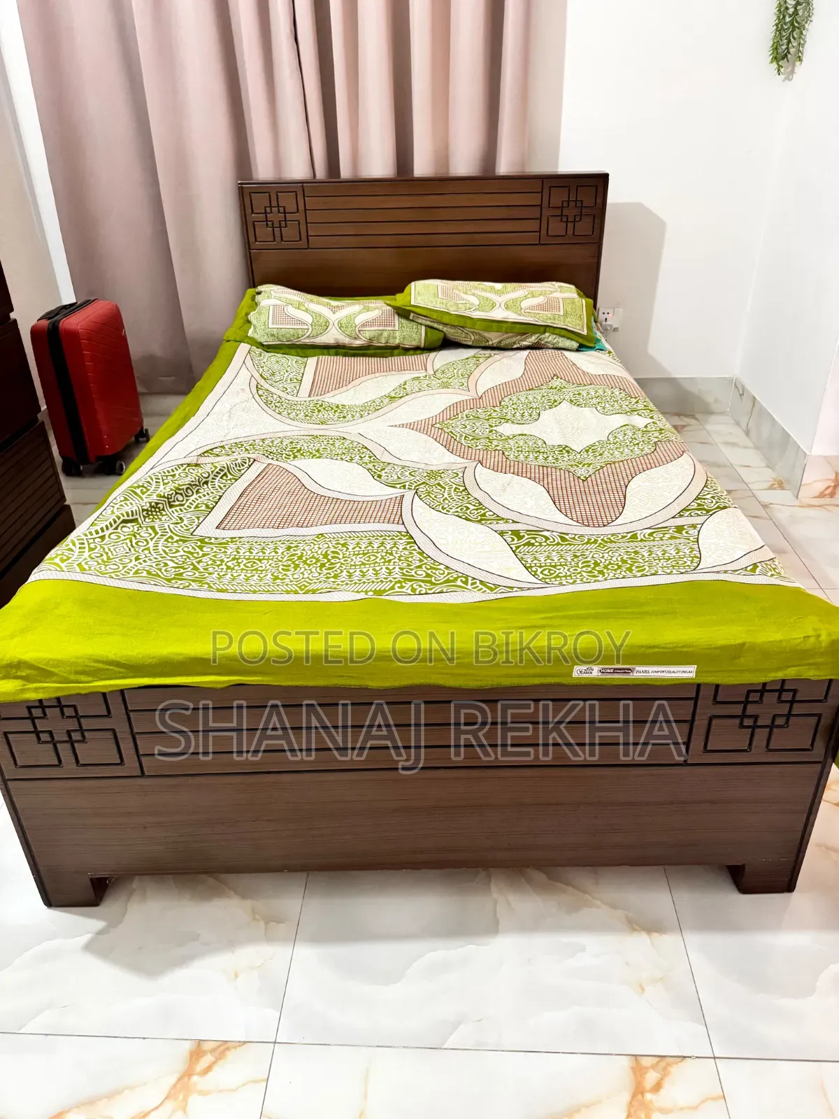 মালয়েশিয়ান কাঠের বিছানা ৪/৭