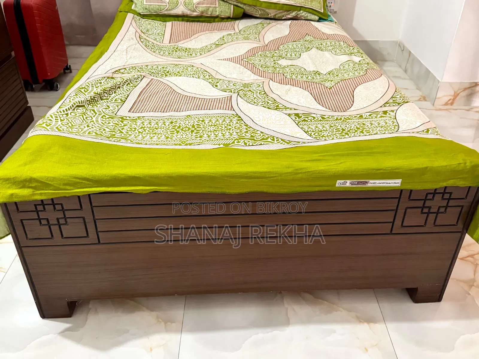 মালয়েশিয়ান কাঠের বিছানা ৪/৭