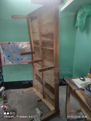 একটি সেমি ডাবক খাট