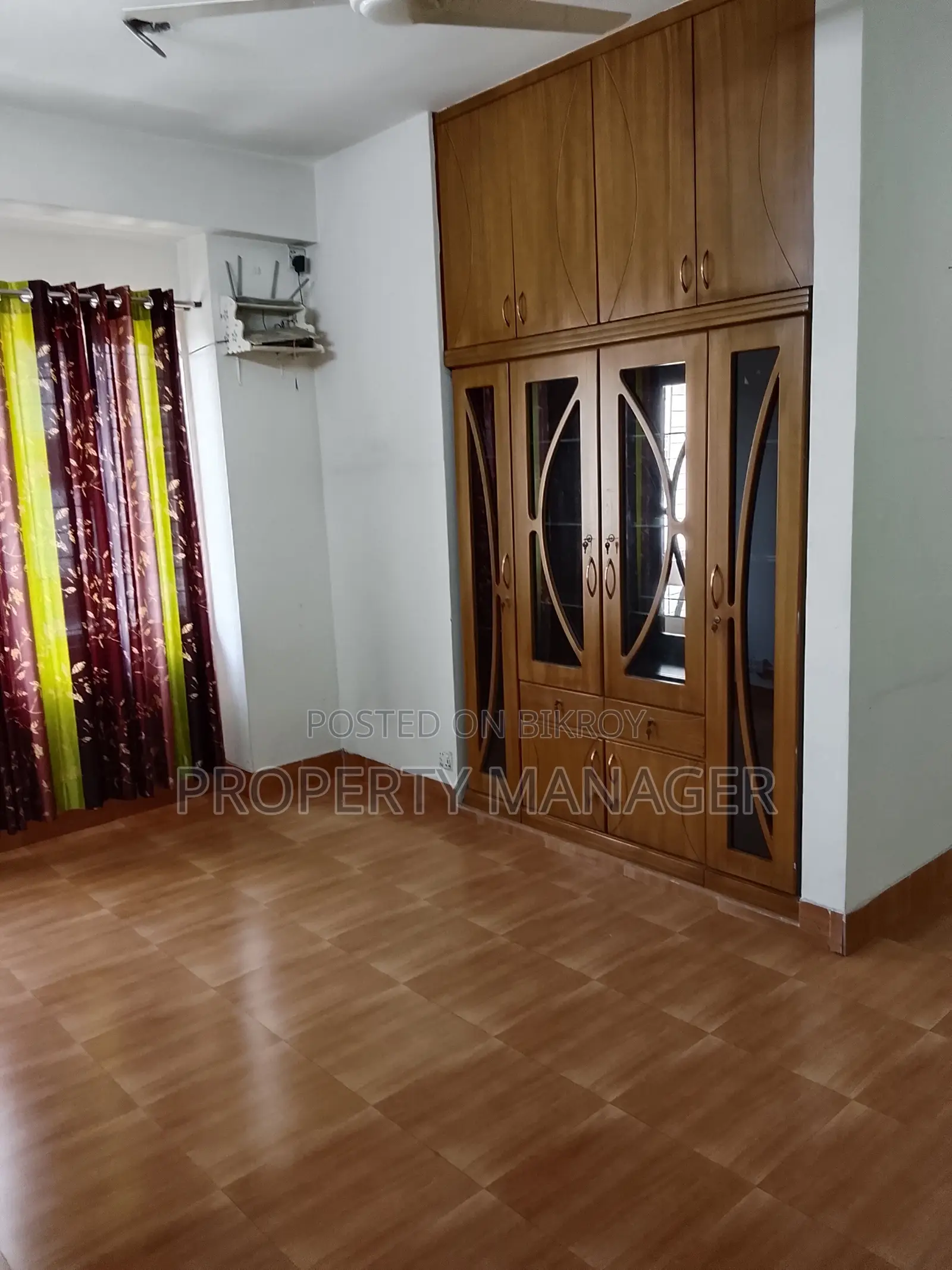 ঢাকার উত্তরা-তে ভাড়া দেওয়ার জন্য আসবাবপত্রসহ ৩ বেডরুমের অ্যাপার্টমেন্ট