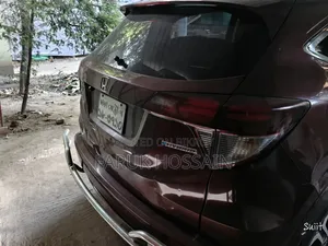 হোন্ডা ভেজেল ১.৫ হাইব্রিড ২ডব্লিউডি ২০১৪ লাল