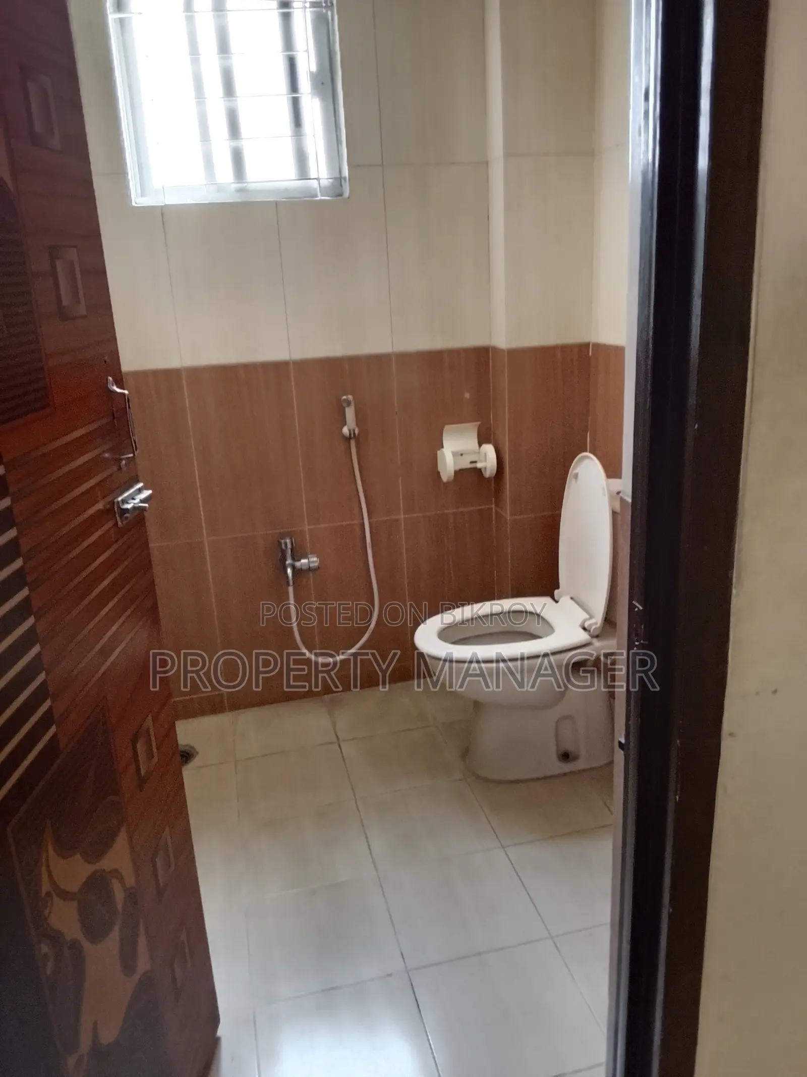 ঢাকার উত্তরা-তে ভাড়া দেওয়ার জন্য আসবাবপত্রসহ ৩ বেডরুমের অ্যাপার্টমেন্ট