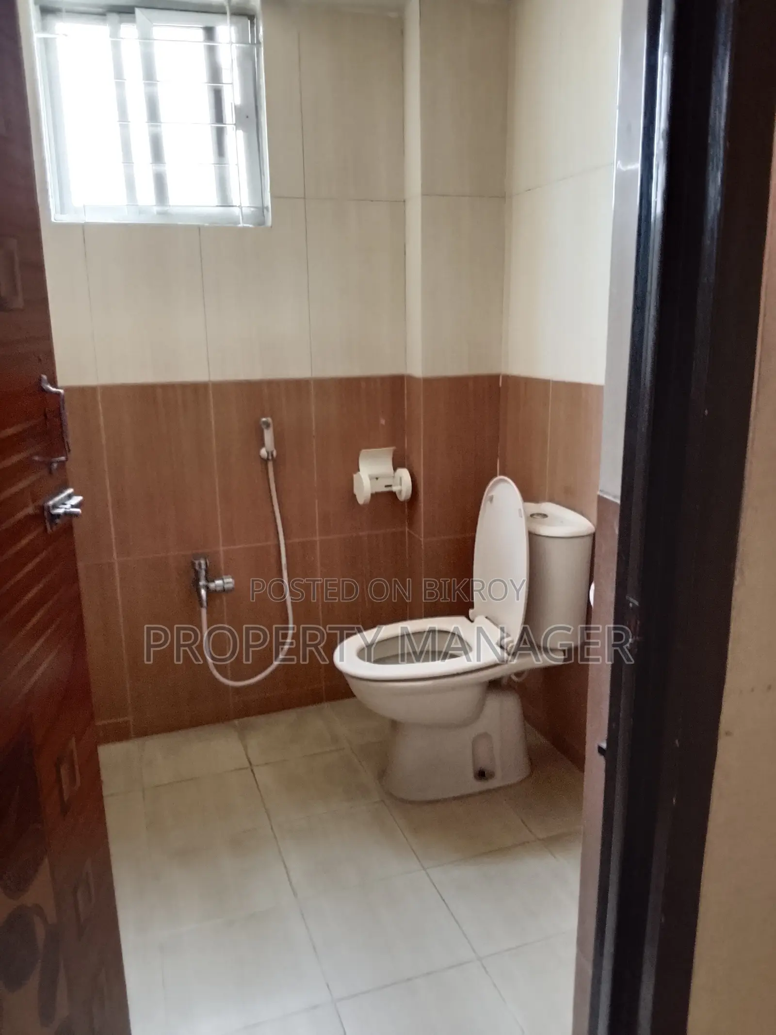 ঢাকার উত্তরা-তে ভাড়া দেওয়ার জন্য আসবাবপত্রসহ ৩ বেডরুমের অ্যাপার্টমেন্ট