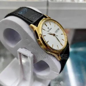 Titan Unisex Quartz Analog Watch. 35 Mm | Day-Date Function