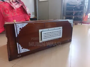 হারমোনিয়াম সুরেন অ্যান্ড কোং