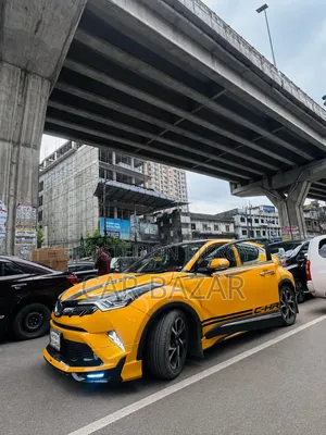 Toyota C-HR 2017 Yellow