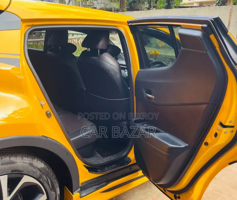 Toyota C-HR 2017 Yellow