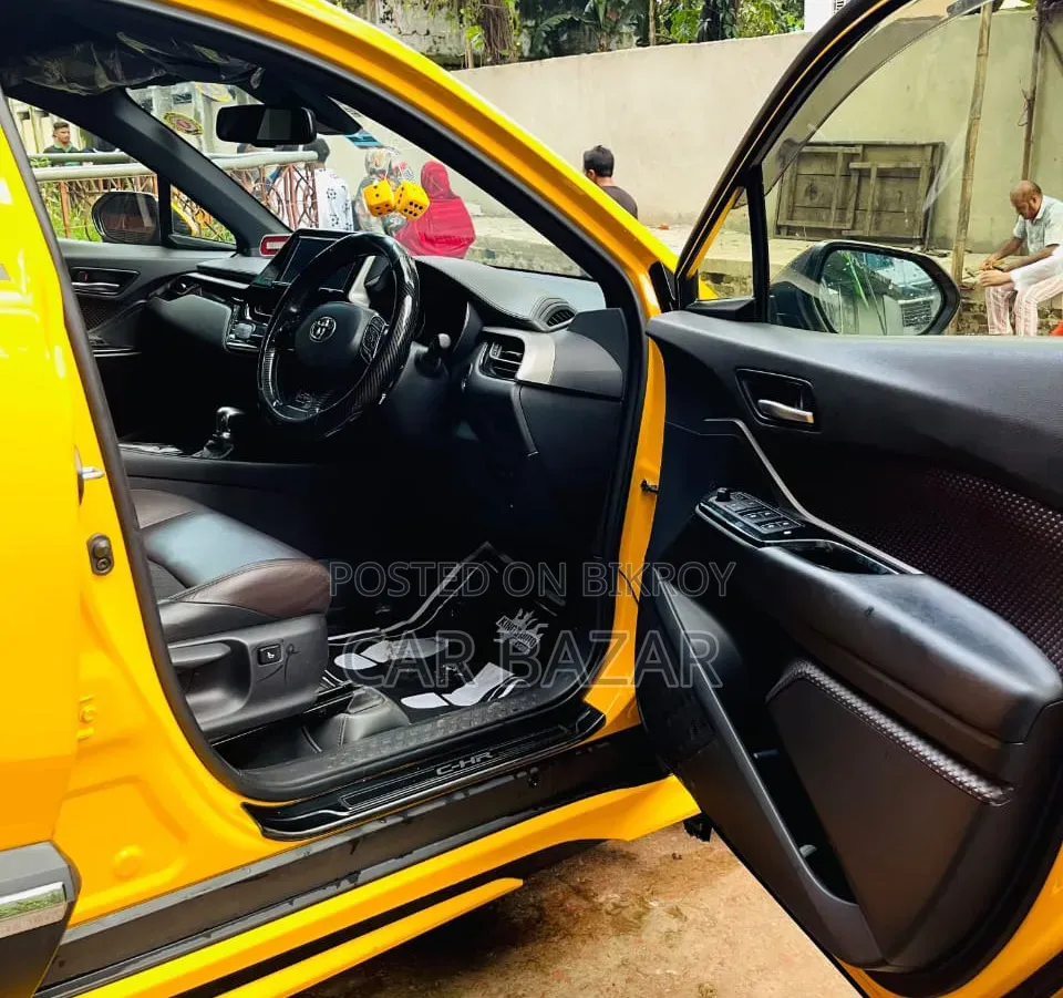 Toyota C-HR 2017 Yellow
