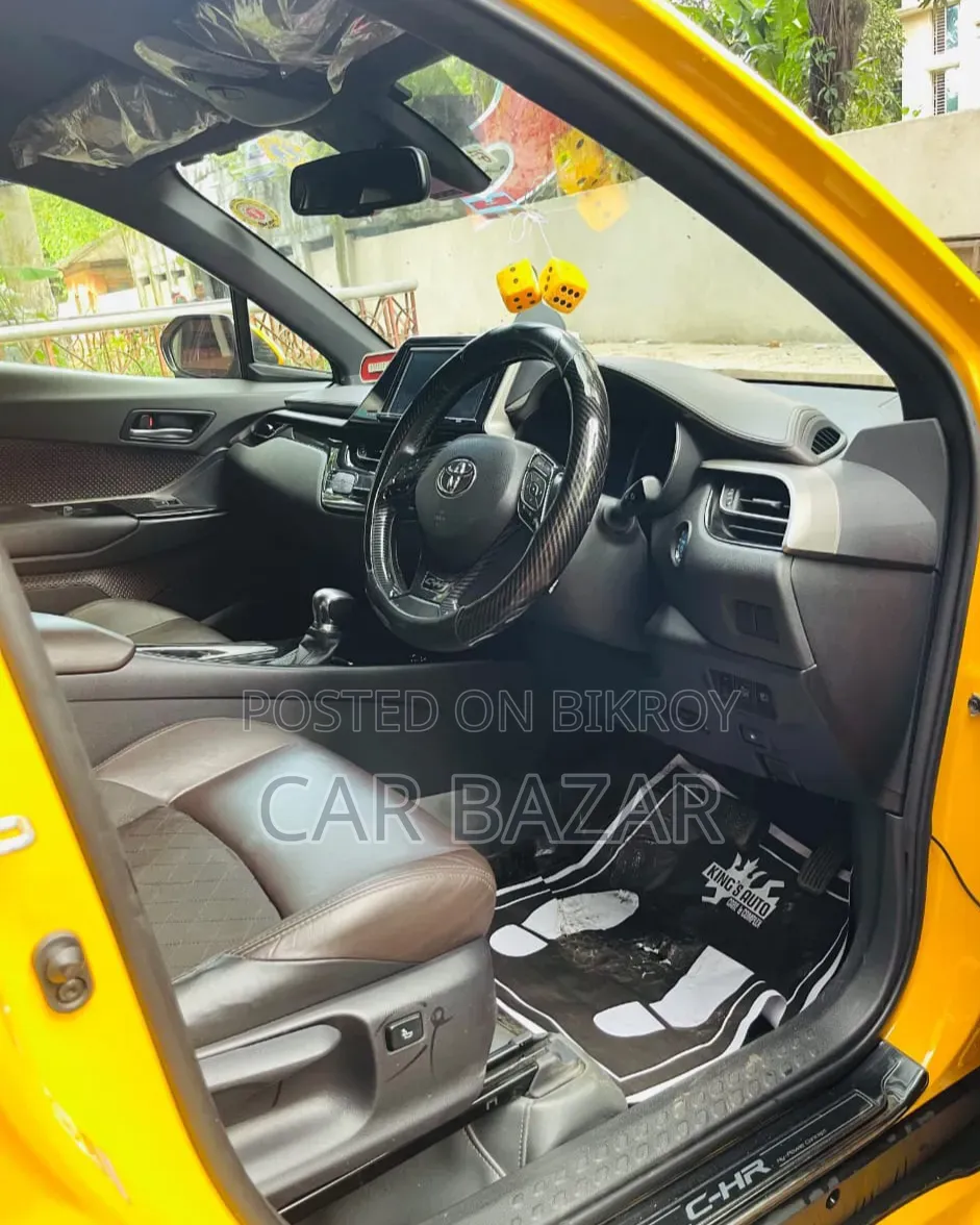 Toyota C-HR 2017 Yellow