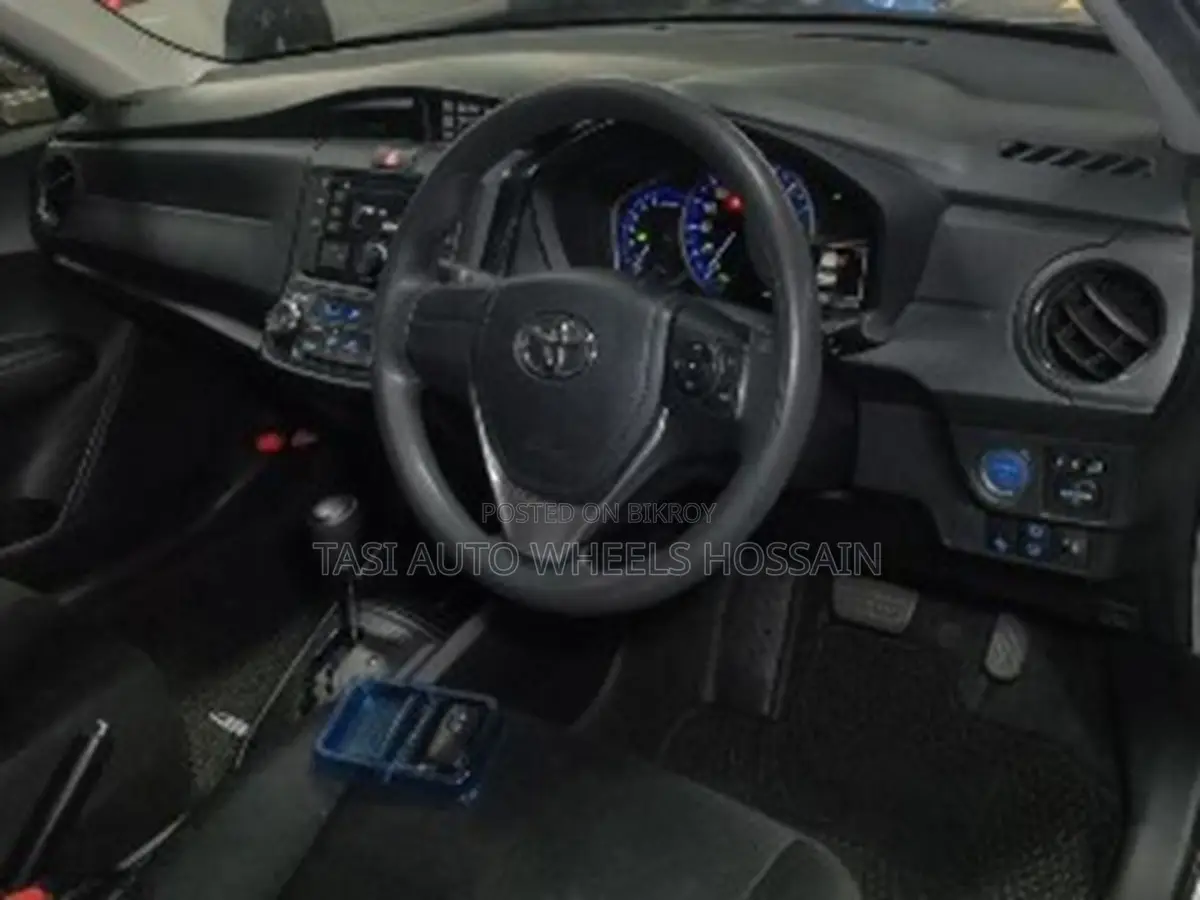 Toyota Axio 2021 Gold