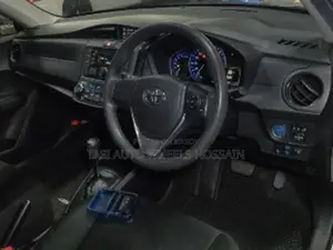 Toyota Axio 2021 Gold