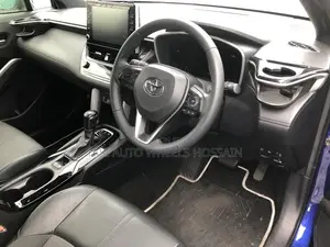 Toyota Corolla Cross 1.8 Hybrid FWD 2022 Blue