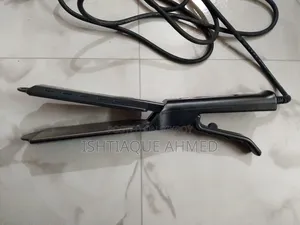ভিগর হেয়ার স্ট্রেইটনার (২০০০ ওয়াট)
