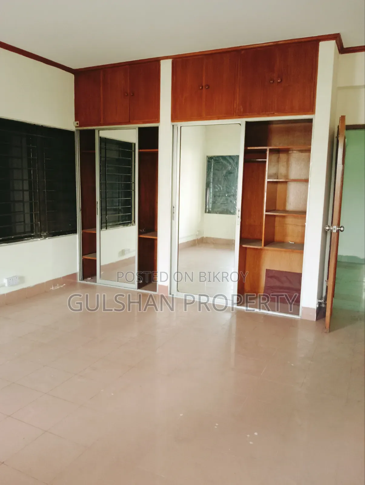কমার্শিয়াল স্পেস ফর রেন্ট ২৯০০ এসএফটি ৫ম ফ্লোর