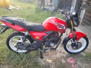 কিওয়ে আরকেএস ১০০ ২০১৯ লাল