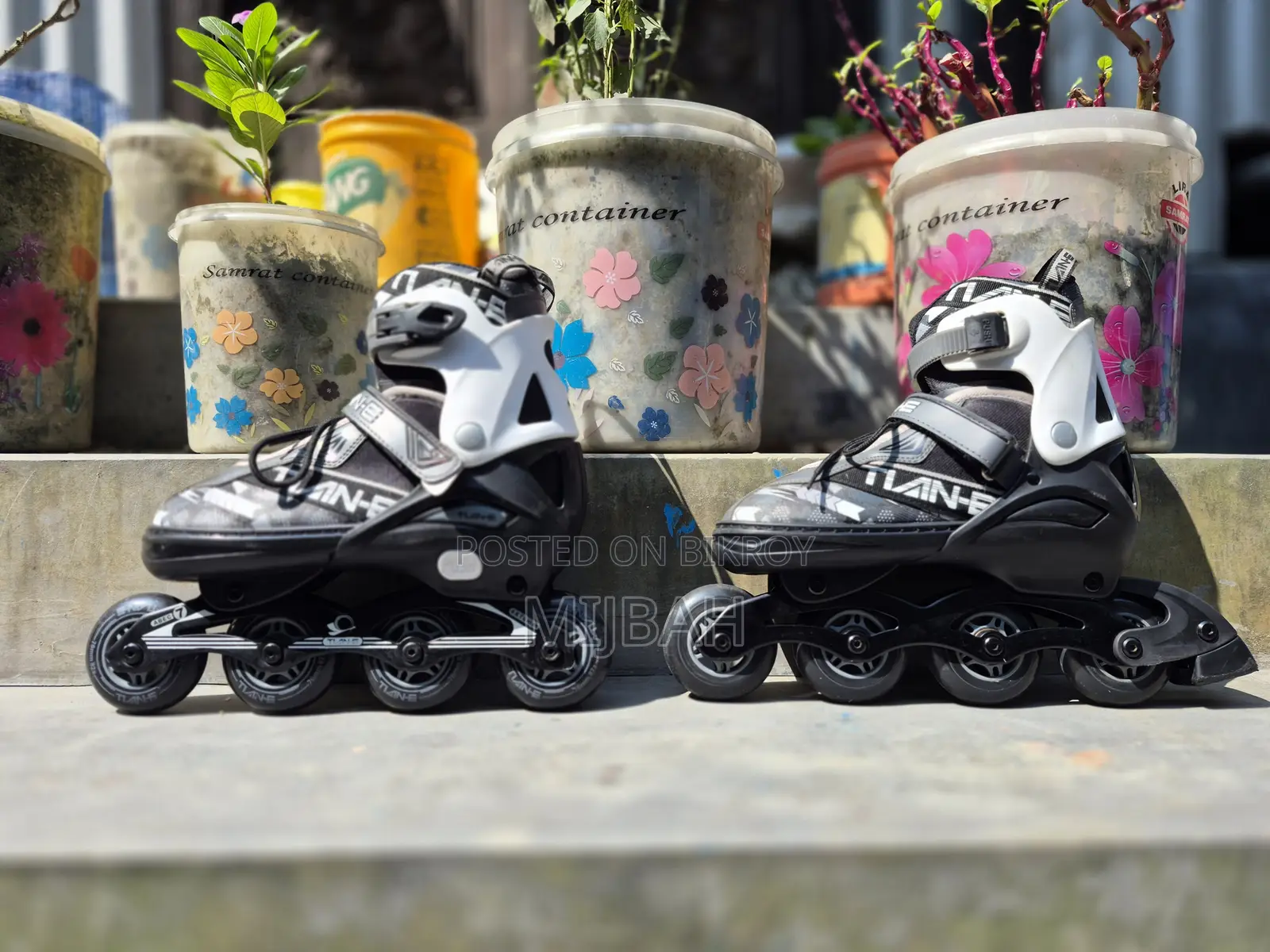 Original Tien-E Skating Shoes With Safety Guard Used Only 7 Days