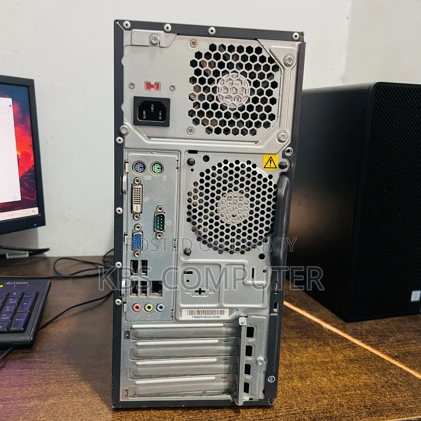 Desktop Computer Lenovo 4GB Intel Core i3 SSD 128GB