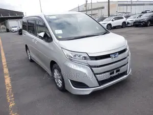 Toyota Noah 1.8 FWD Hybrid (7 seater) 2021 Silver