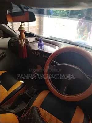 টয়োটা করিনা ১৯৯৩ নীল