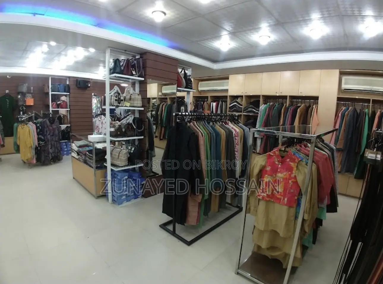 শোরুমে কাজের সুযোগ, লোক লাগবে