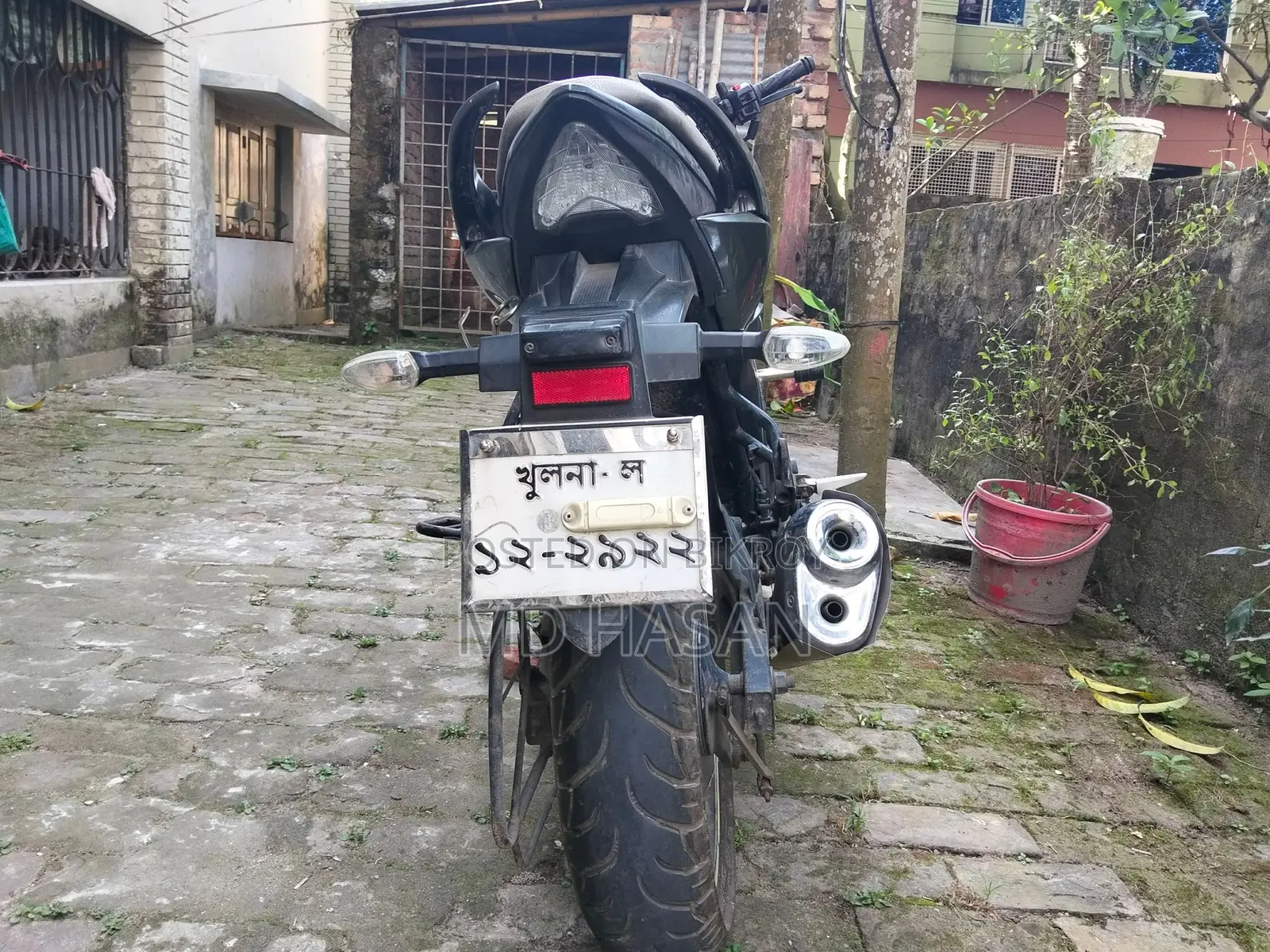 সুজুকি জিক্সার ২০২১ সিলভার