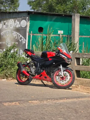 সুজুকি জিএসএক্স-আর১৫০ ২০১৮ ব্লু