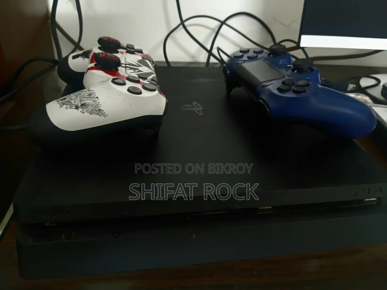 PS4 Slim Edition