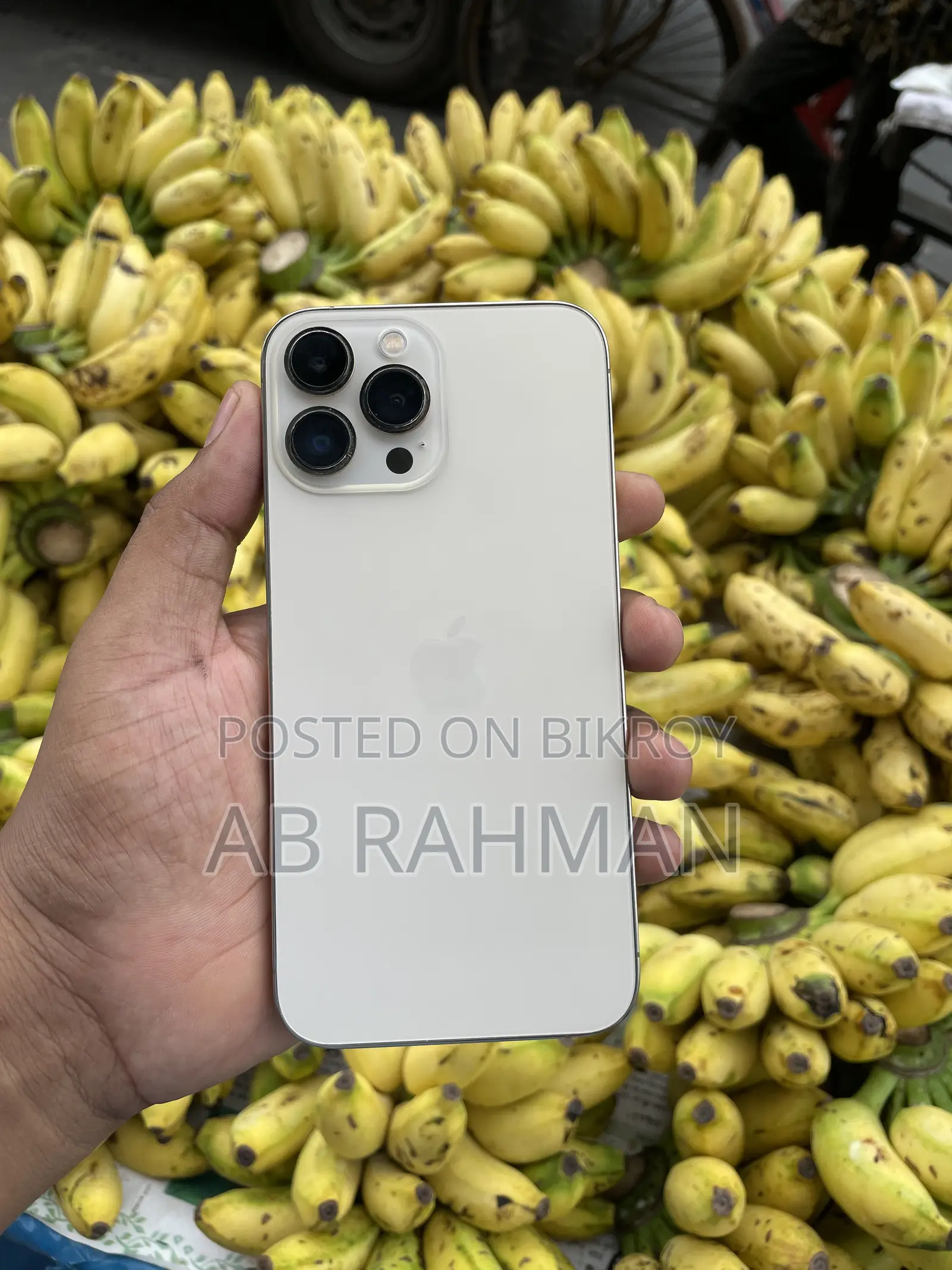 অ্যাপল আইফোন ১৮ প্রো ম্যাক্স ২৫৬ জিবি গোল্ড