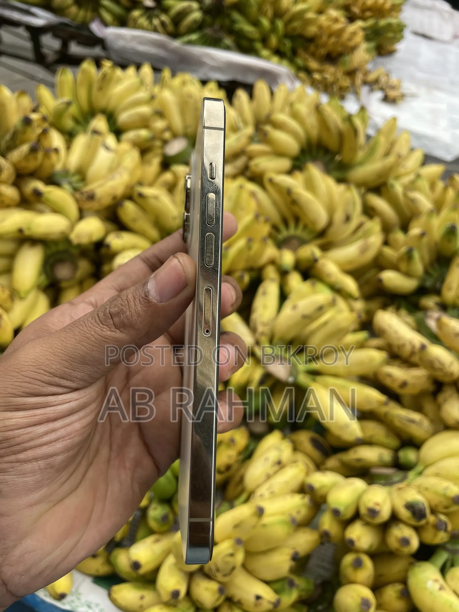 অ্যাপল আইফোন ১৮ প্রো ম্যাক্স ২৫৬ জিবি গোল্ড