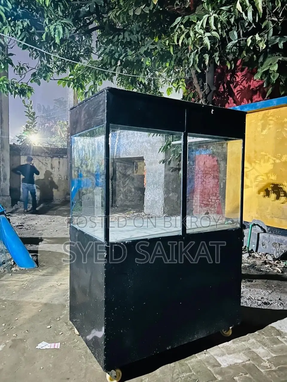 জরুরী ফুড কার্ট বিক্রি