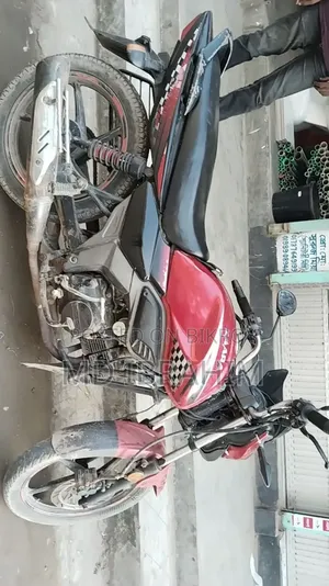 মোটরসাইকেল ২০২২ লাল