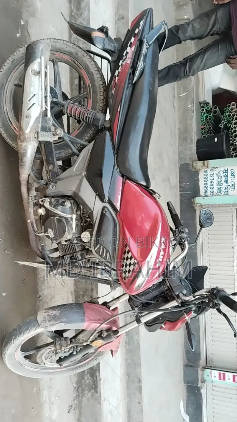 মোটরসাইকেল ২০২২ লাল