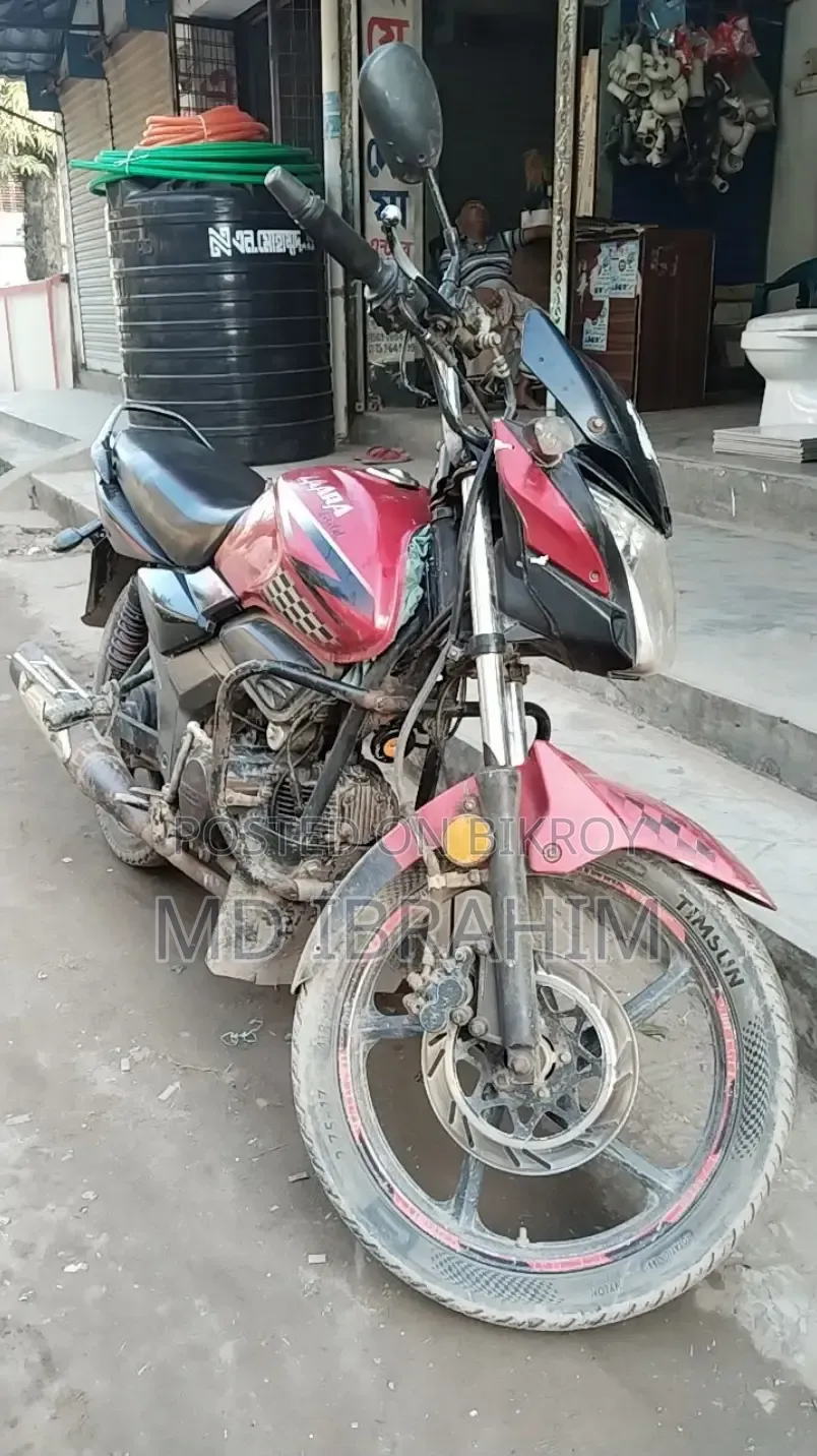 মোটরসাইকেল ২০২২ লাল