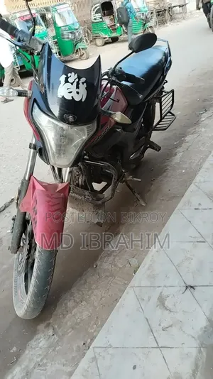 মোটরসাইকেল ২০২২ লাল