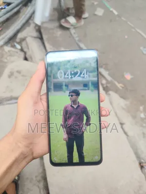 Vivo Y28 128 GB Gold