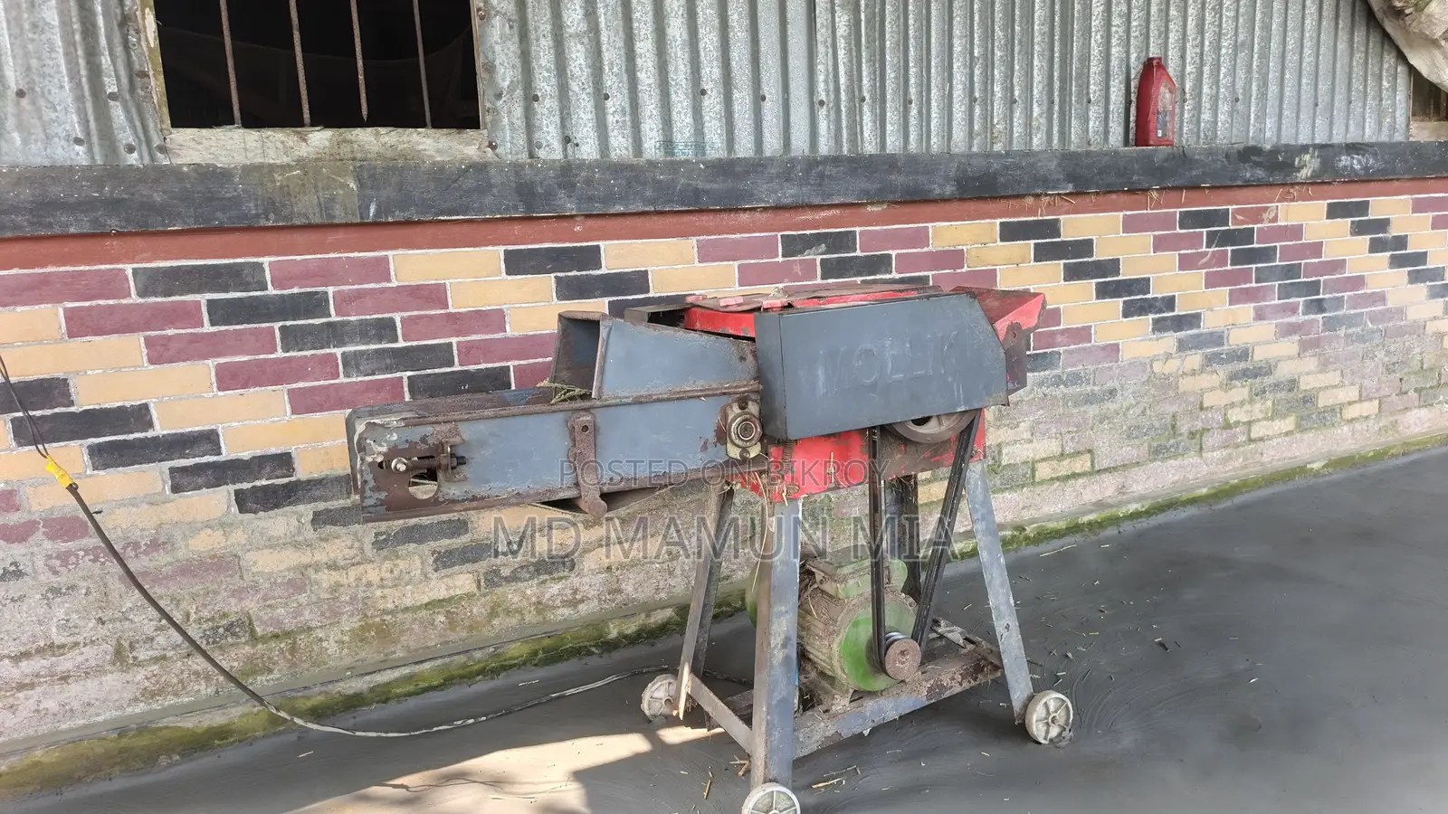Wood cutting machine