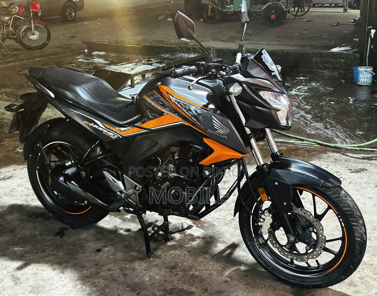 Honda Hornet 2022 Silver