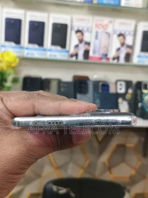 টেকনো ক্যামন ৪০ প্রো ৪জি ২৫৬ জিবি