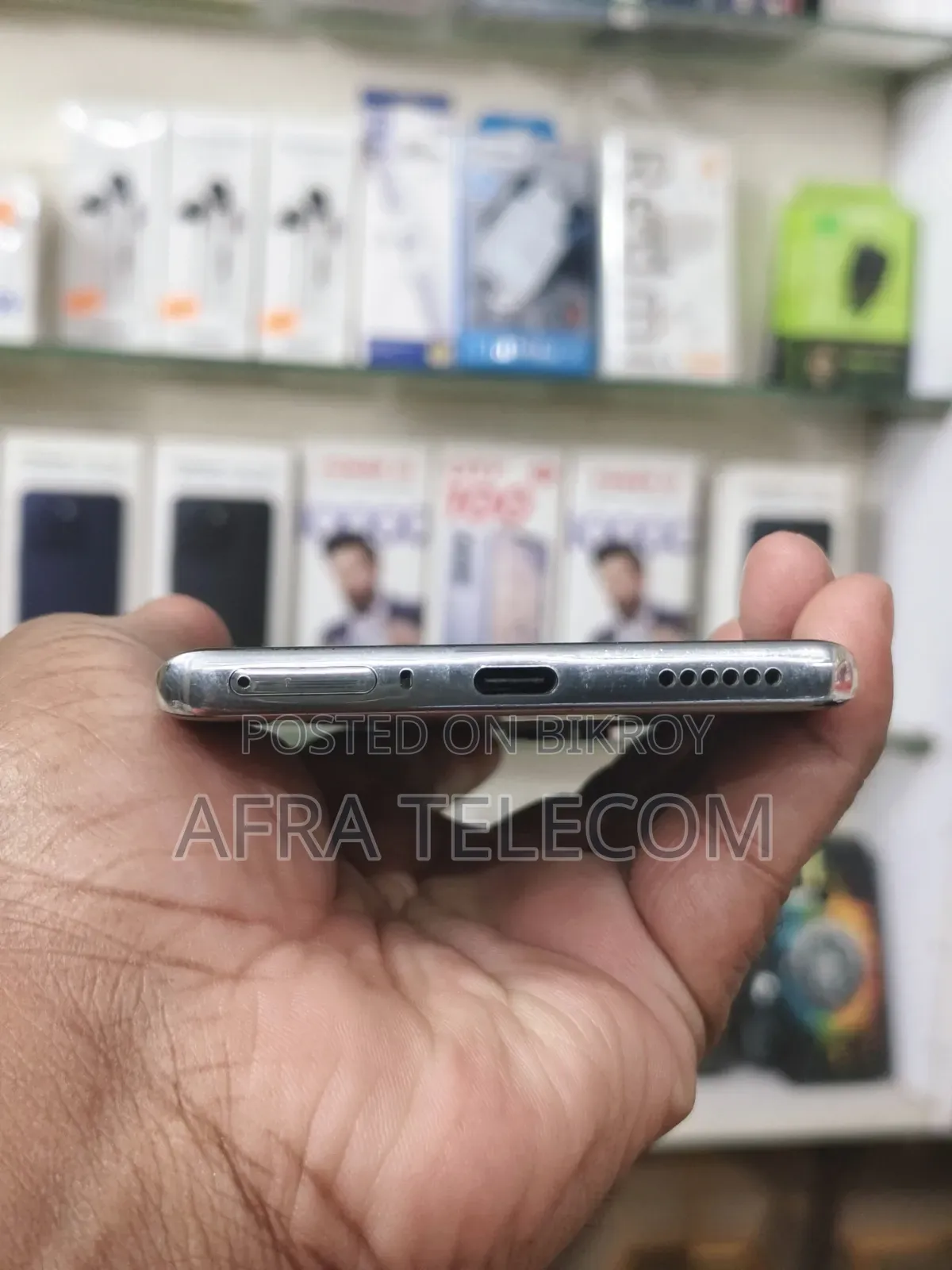 টেকনো ক্যামন ৪০ প্রো ৪জি ২৫৬ জিবি