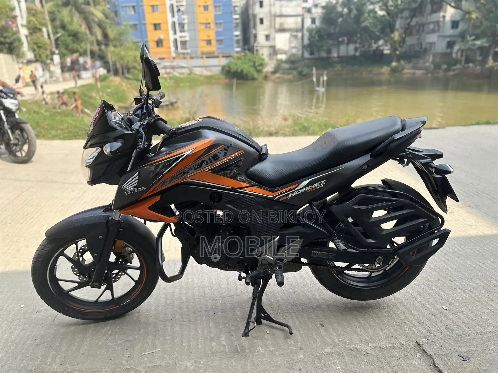 Honda Hornet 2022 Silver