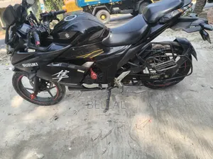 সুজুকি গিক্সার এসএফ ২০২২ ব্ল্যাক