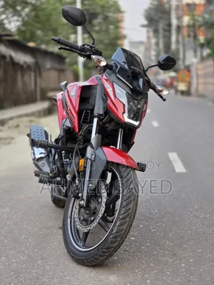 হোন্ডা এক্স-ব্লেড ১৬০ ২০২৫ লাল