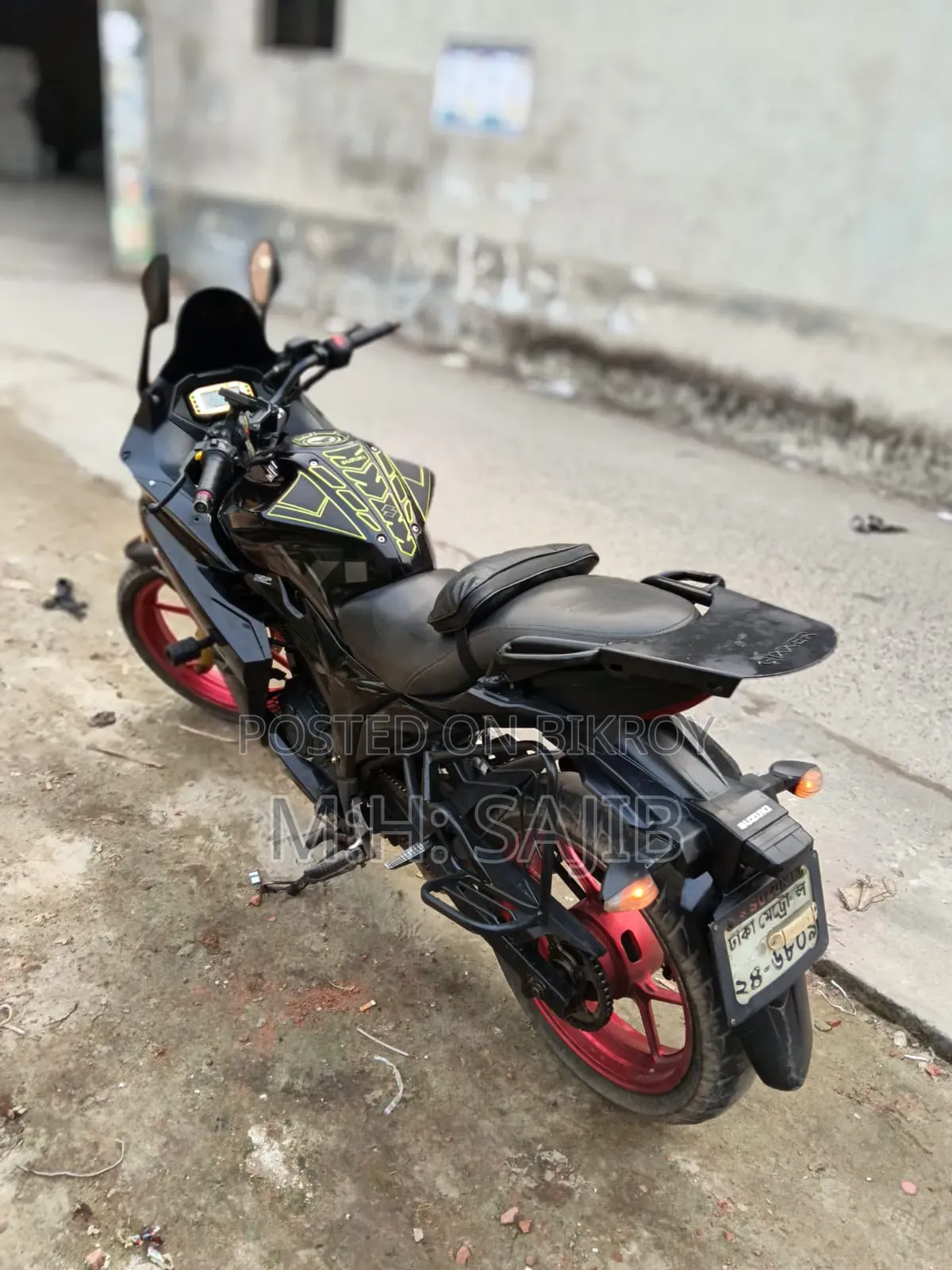 সুজুকি জিক্সার এসএফ ২০১৫ কালো