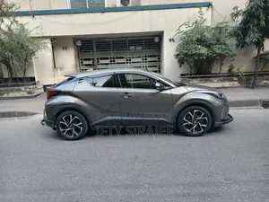 Toyota C-HR LE Front-Wheel Drive 2019
