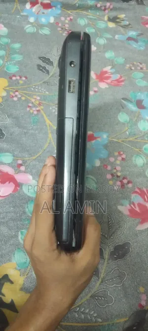 Laptop Toshiba Satellite C850 4GB Intel Core i3 HDD 128GB