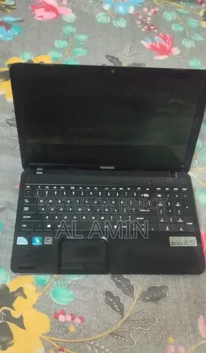 Laptop Toshiba Satellite C850 4GB Intel Core i3 HDD 128GB
