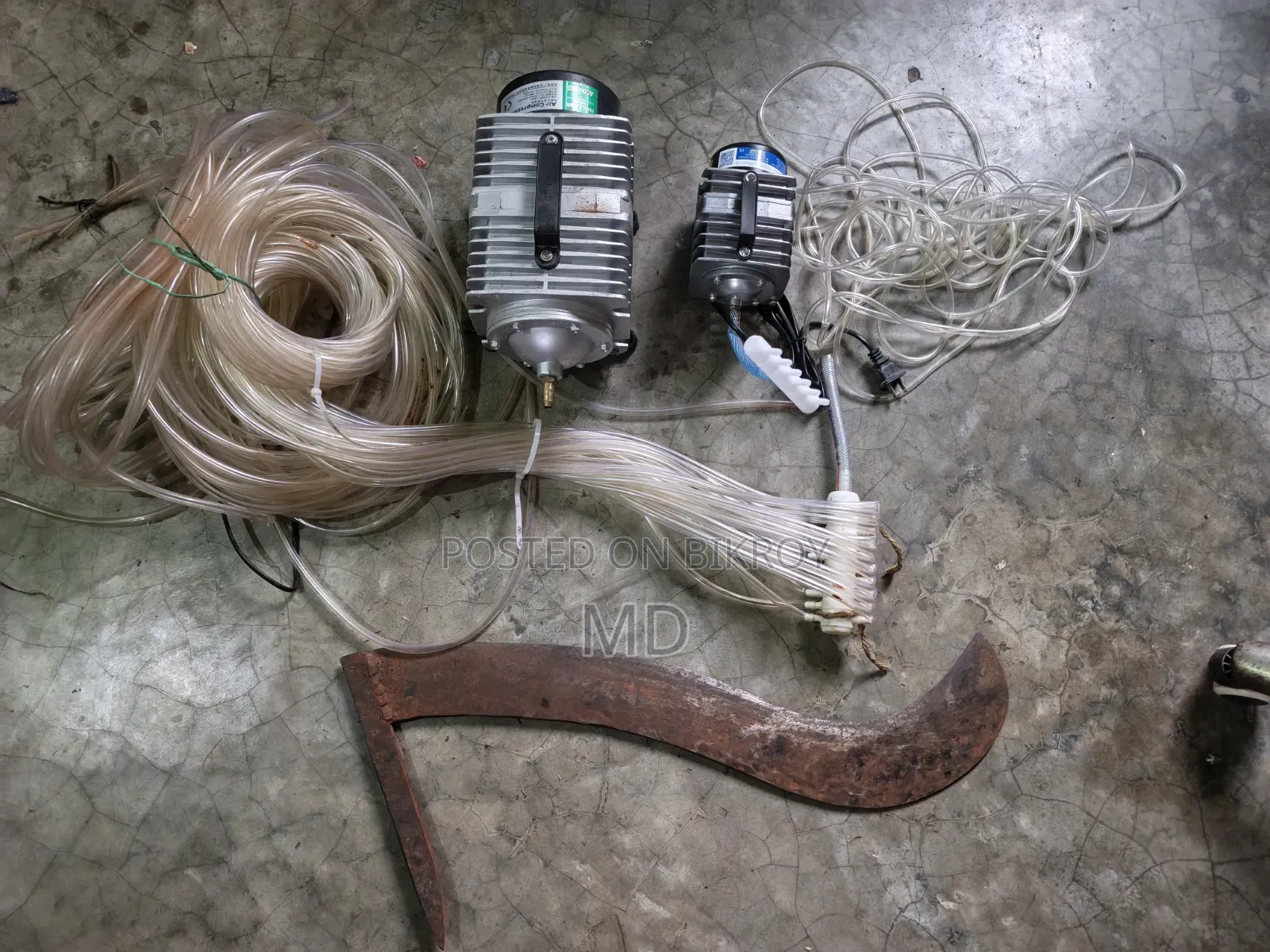 Two Oxygen Motors, One Fish Cutting Blade
