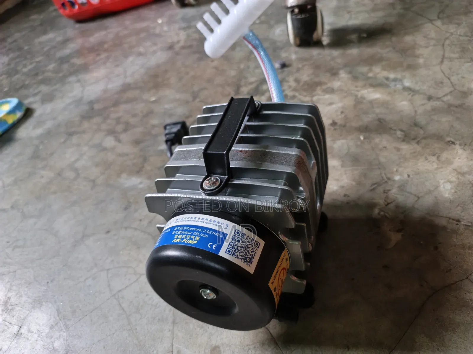 Two Oxygen Motors, One Fish Cutting Blade