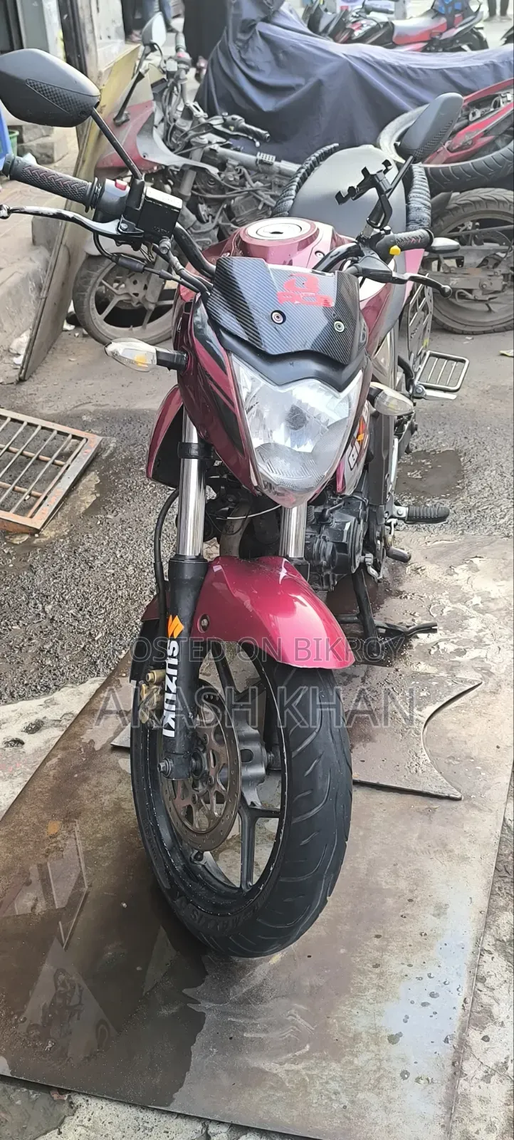 নতুন সুজুকি জিক্সার ২০১৫ রেড